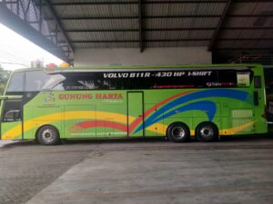 bus pariwisata